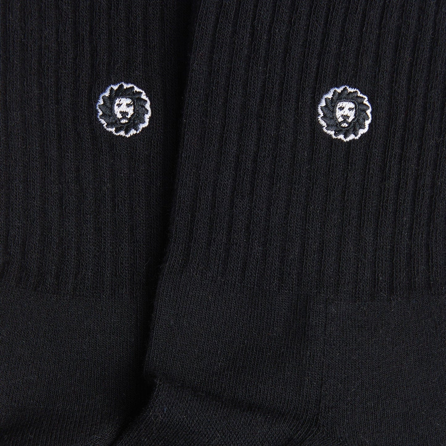 Athletic Essentials Lion Quarter - Black (3)